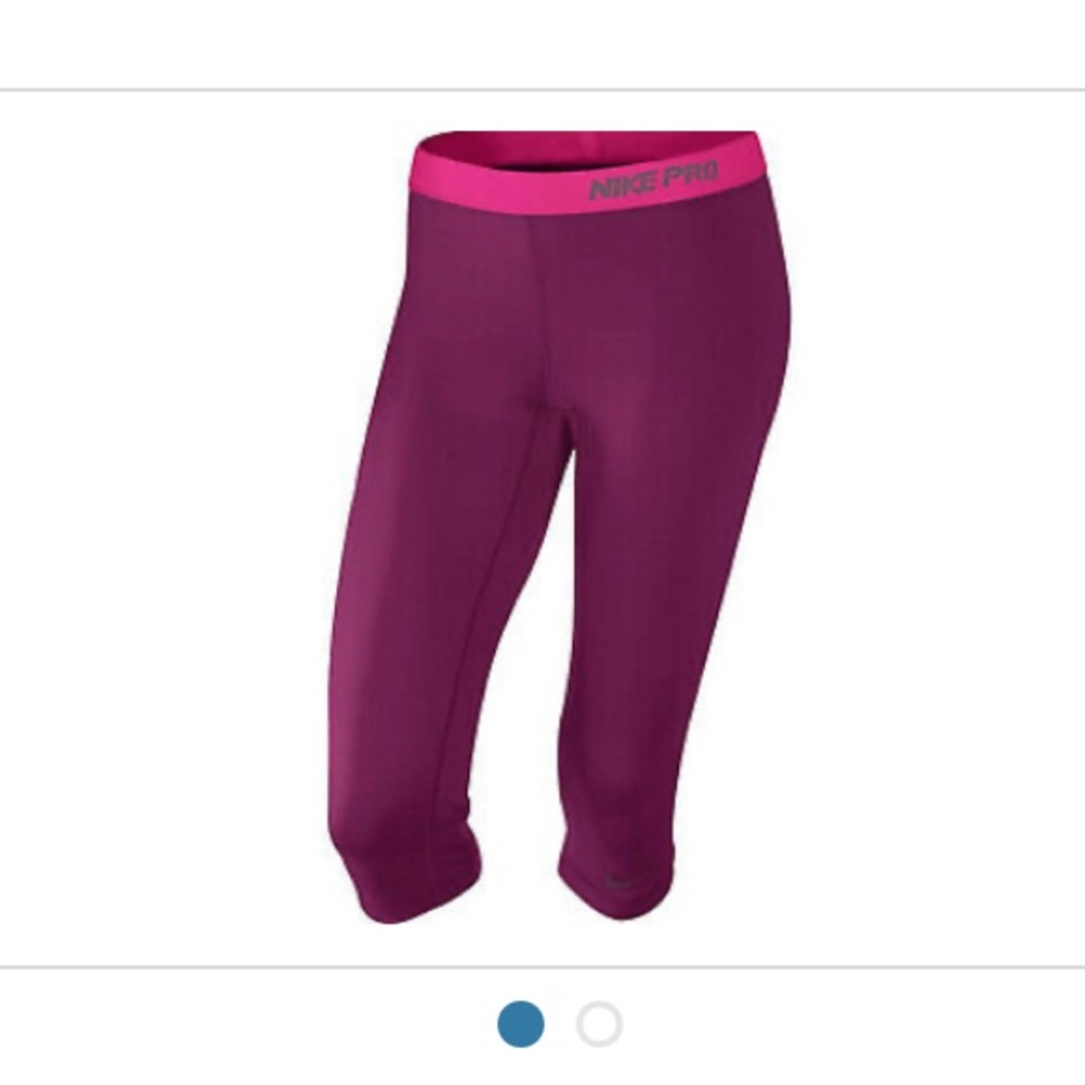 NIKE PRO women’s crop leggings